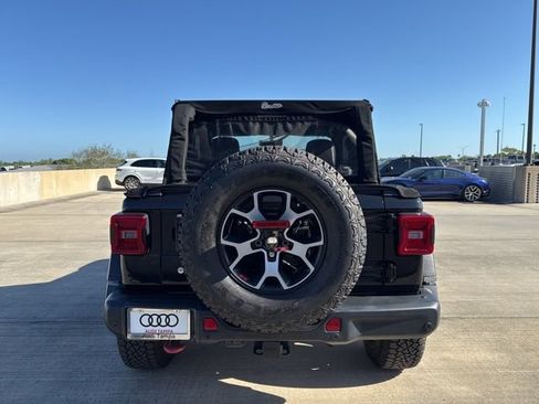 Used 2018 Jeep Wrangler Rubicon AWD/4WD image 4