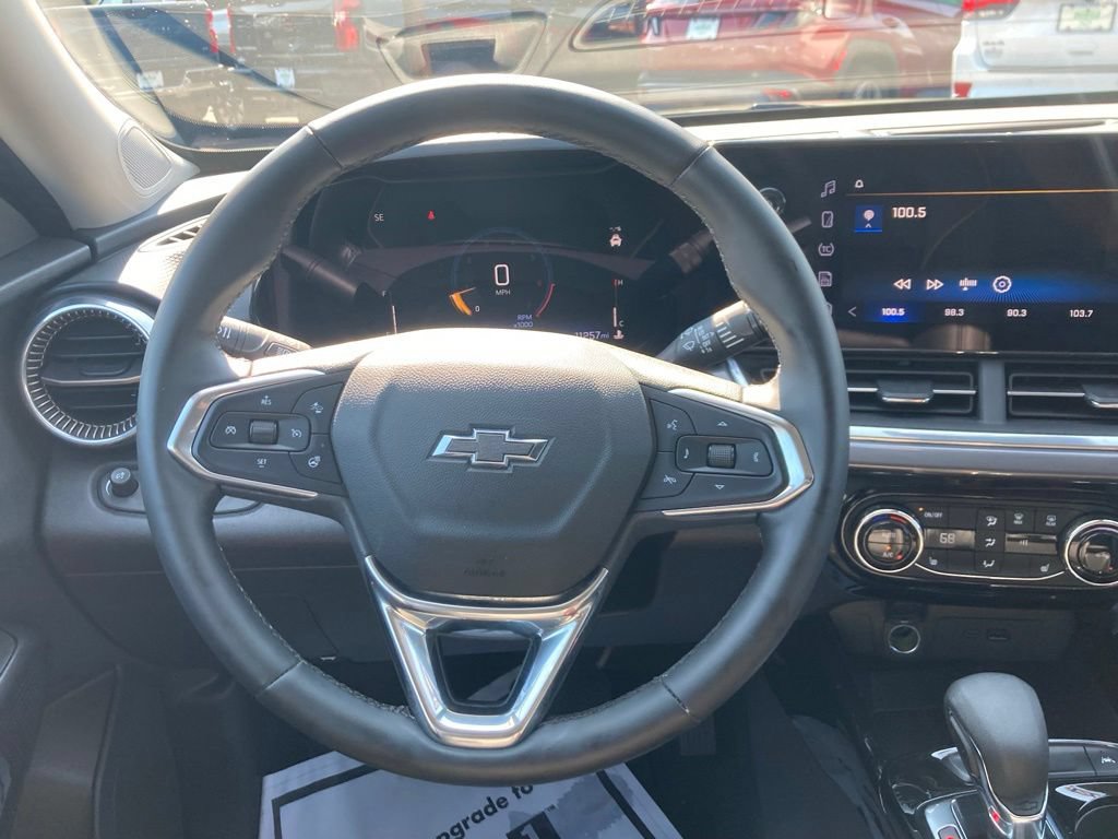 Used 2025 Chevrolet Trax ACTIV w/ Driver Confidence Package FWD image 12