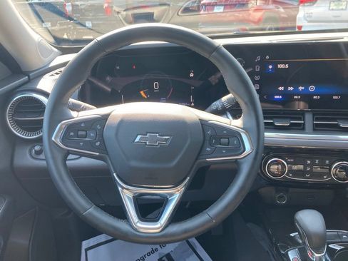 Used 2025 Chevrolet Trax ACTIV w/ Driver Confidence Package FWD image 12
