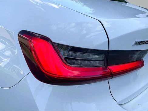 Used 2019 BMW 330i xDrive Sedan w/ Premium Package AWD/4WD image 27