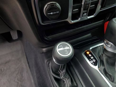 Used 2021 Jeep Wrangler Unlimited Sahara image 18