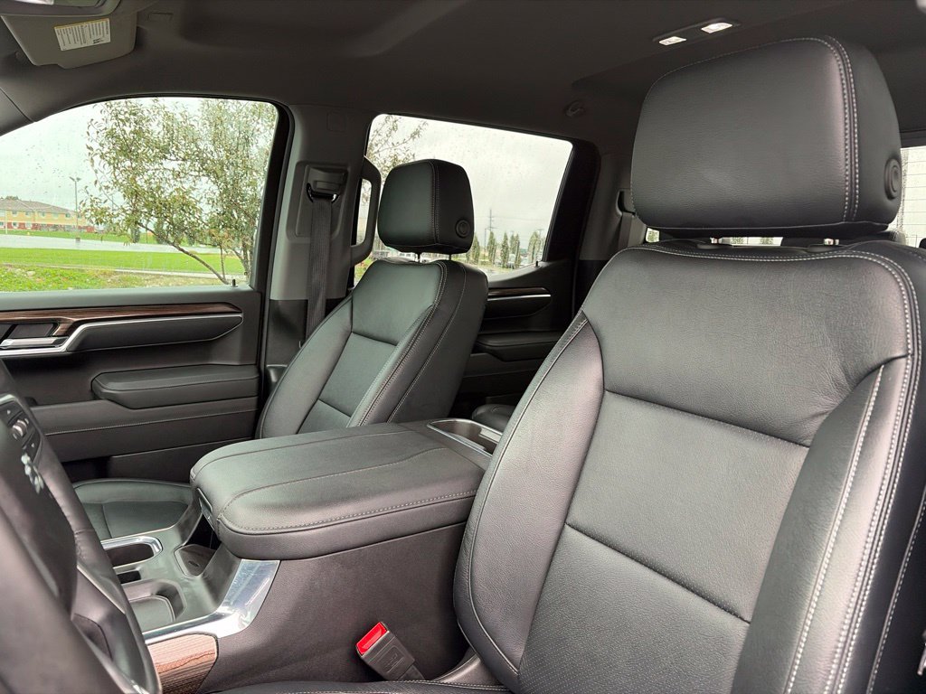 Used 2025 Chevrolet Silverado 1500 RST AWD/4WD image 44