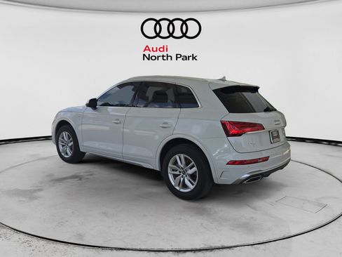 Used 2023 Audi Q5 2.0T Premium w/ Convenience Package AWD/4WD image 3