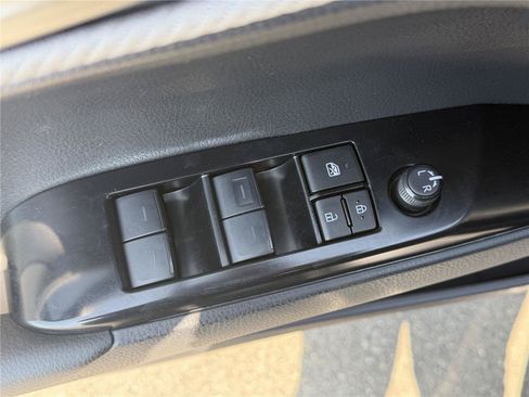 Used 2025 Toyota Camry SE AWD/4WD image 22