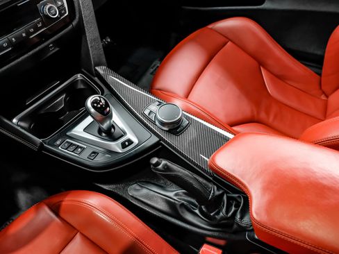 Used 2019 BMW M4 Coupe w/ Competition Package RWD image 22