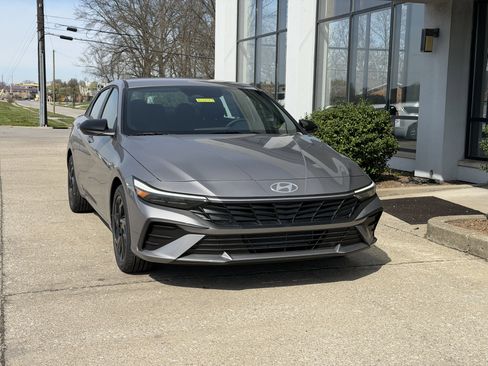 New 2026 Hyundai Elantra Sport FWD image 13