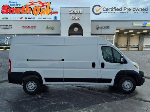 Used 2025 RAM ProMaster 2500 w/ Convenience Group FWD image 2