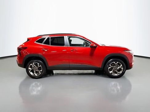 New 2026 Chevrolet Trax LT w/ Driver Confidence Package FWD image 6