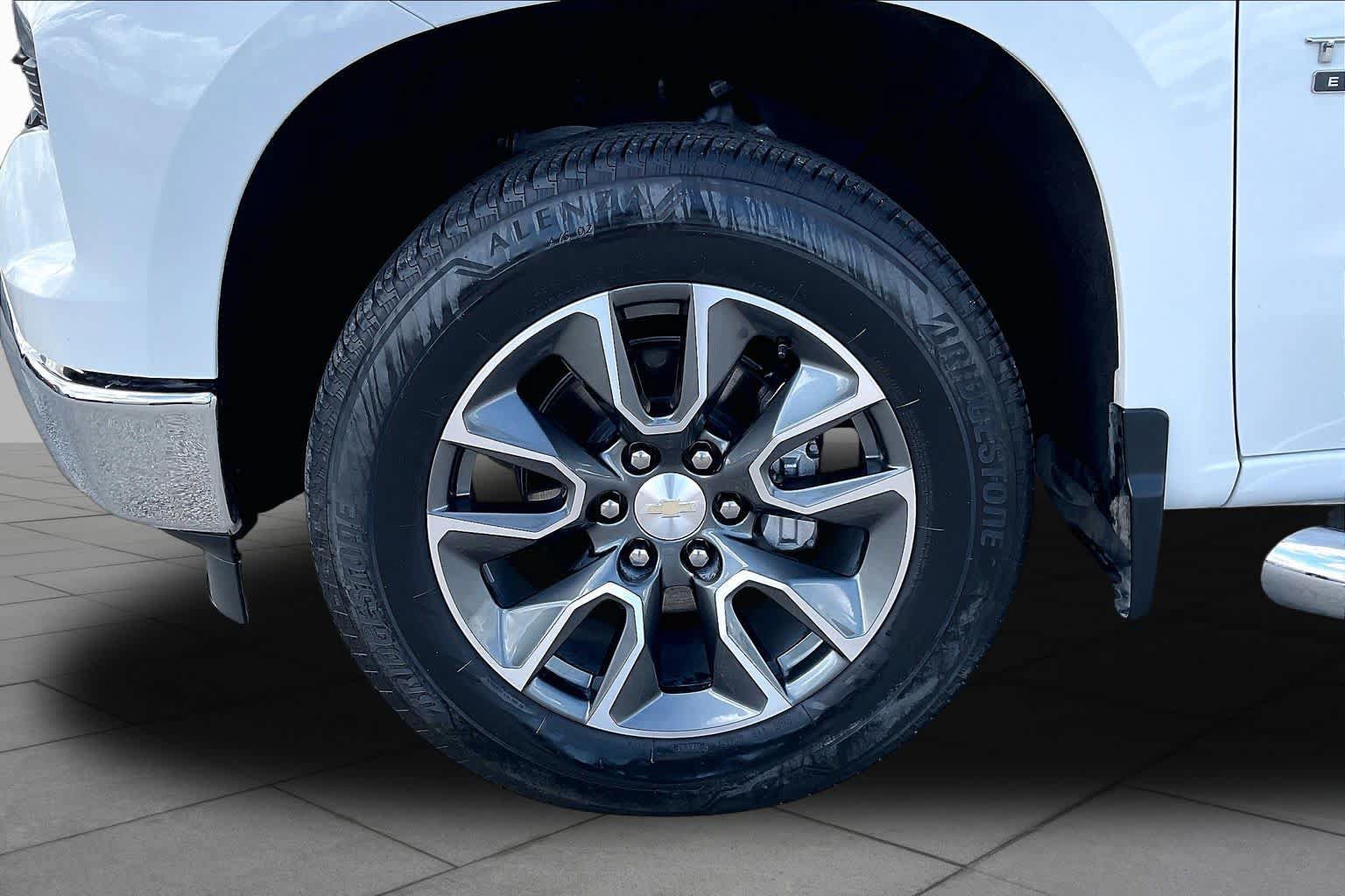 Used 2023 Chevrolet Silverado 1500 LT w/ Texas Edition Plus RWD image 11