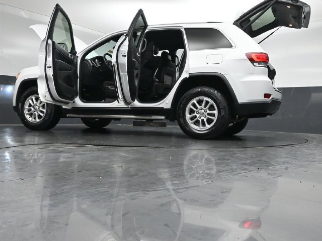 Used 2020 Jeep Grand Cherokee Laredo w/ Security & Convenience Group AWD/4WD image 56