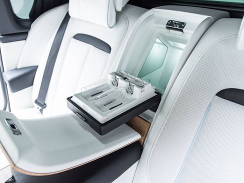 Used 2019 Rolls-Royce Cullinan AWD/4WD image 28