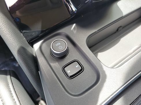 Used 2025 Acura MDX FWD image 31