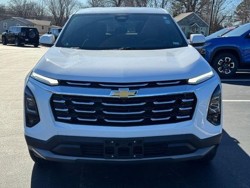 Used 2025 Chevrolet Equinox LT w/ Safety and Technology Package image 9