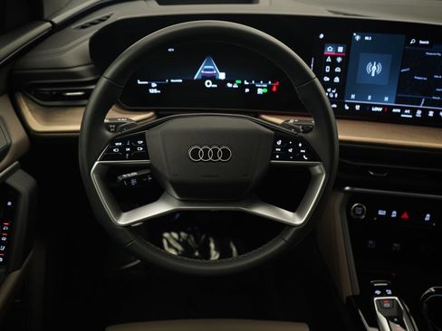 Used 2025 Audi Q5 Premium Plus w/ Premium Plus AWD/4WD image 9