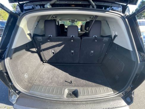 Used 2025 Nissan Pathfinder SV image 33