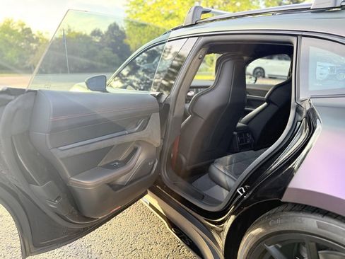 Used 2024 Porsche Taycan GTS image 33