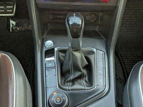 Used 2022 Volkswagen Tiguan SEL R-Line image 12
