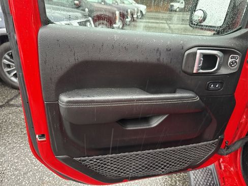 Used 2021 Jeep Wrangler Unlimited Sahara image 10