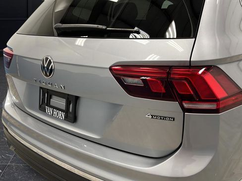 Used 2024 Volkswagen Tiguan SE AWD/4WD image 34