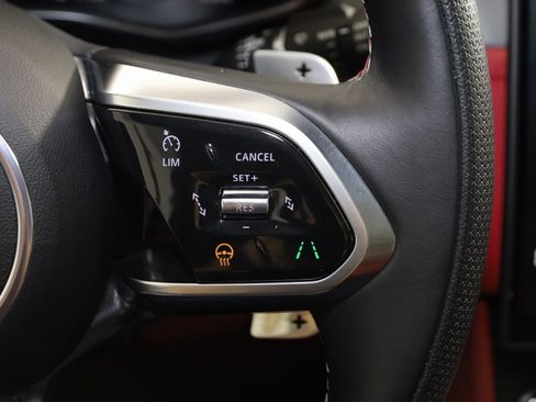 Used 2024 Jaguar F-PACE SVR image 65