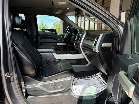Used 2017 Ford F250 Lariat w/ Lariat Ultimate Package AWD/4WD image 34