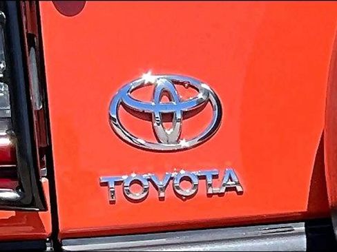 Used 2014 Toyota FJ Cruiser 4WD w/ Upgrade Package image 29