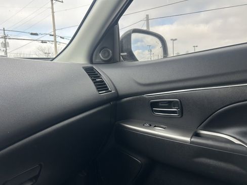 Used 2023 Mitsubishi Outlander Sport AWD image 23