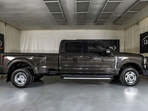 Used 2024 Ford F350 Lariat w/ FX4 Off-Road Package AWD/4WD image 5