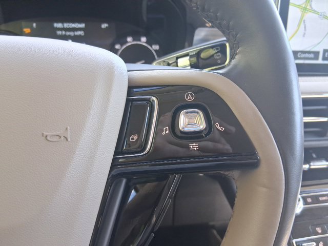 Used 2022 Lincoln Corsair AWD w/ Premium Package image 17