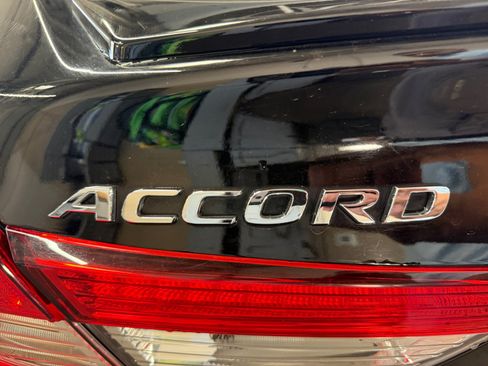 Used 2018 Honda Accord Sport image 24