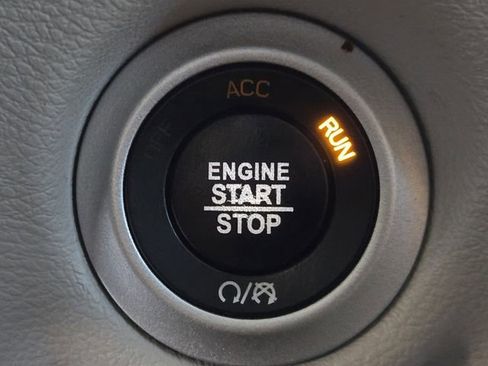 Used 2020 Chrysler Pacifica Touring-L image 22