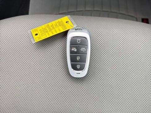 Used 2024 Hyundai Santa Cruz Limited image 31