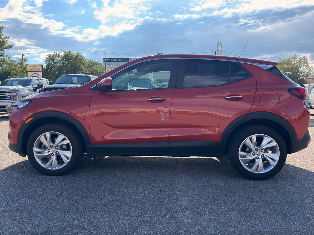 Used 2024 Buick Encore GX Preferred AWD/4WD image 2