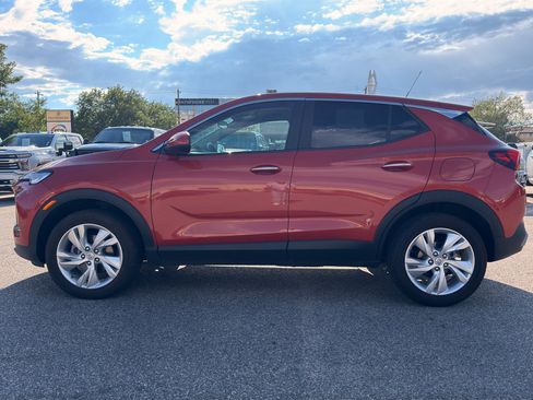 Used 2024 Buick Encore GX Preferred AWD/4WD image 2