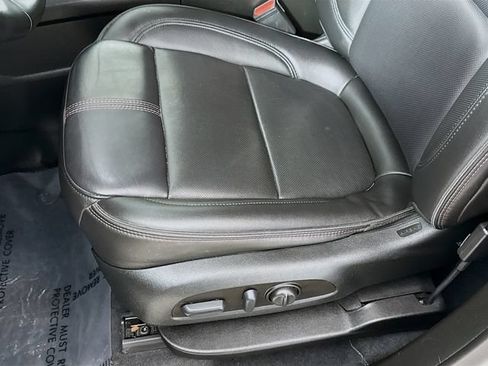 Used 2023 Chevrolet Traverse RS AWD/4WD image 19