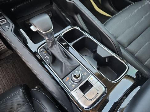 Certified 2024 Kia Telluride SX Prestige AWD/4WD image 33