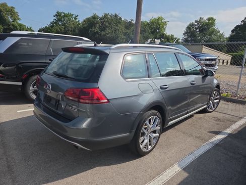Used 2017 Volkswagen Golf Alltrack S AWD/4WD image 5