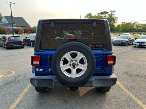 Used 2018 Jeep Wrangler Sport image 6