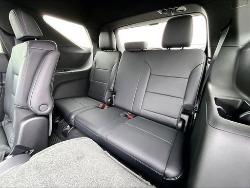 New 2026 Chevrolet Traverse LT w/ Sun and Wheel Package image 26