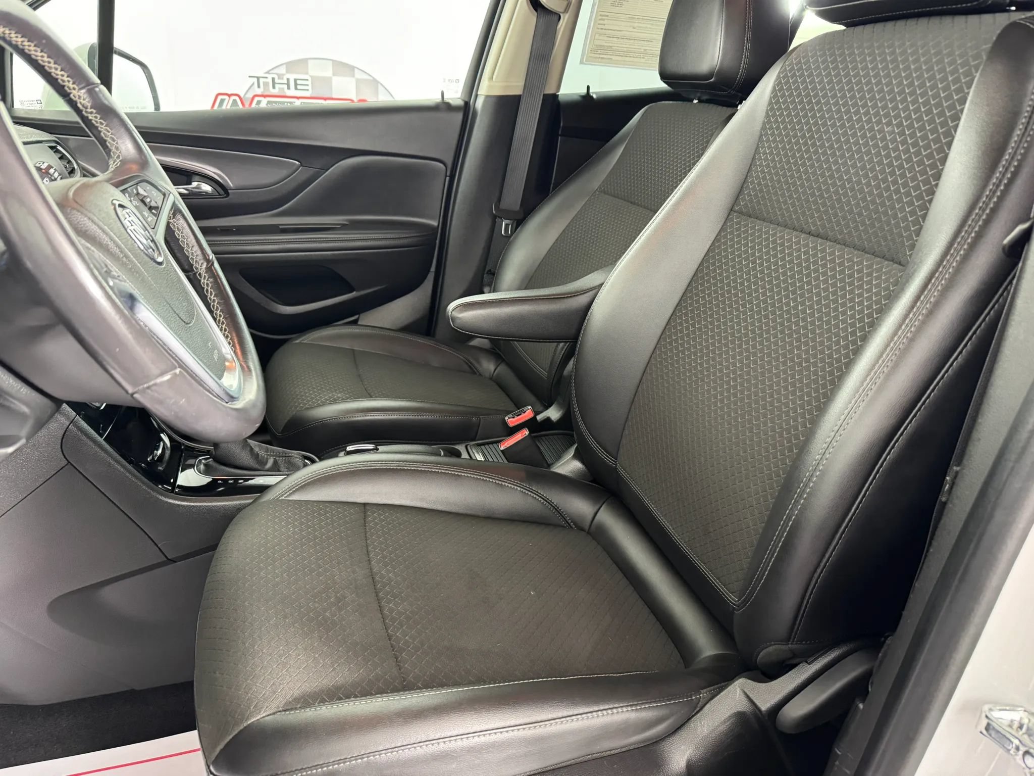 Used 2020 Buick Encore Preferred FWD image 32