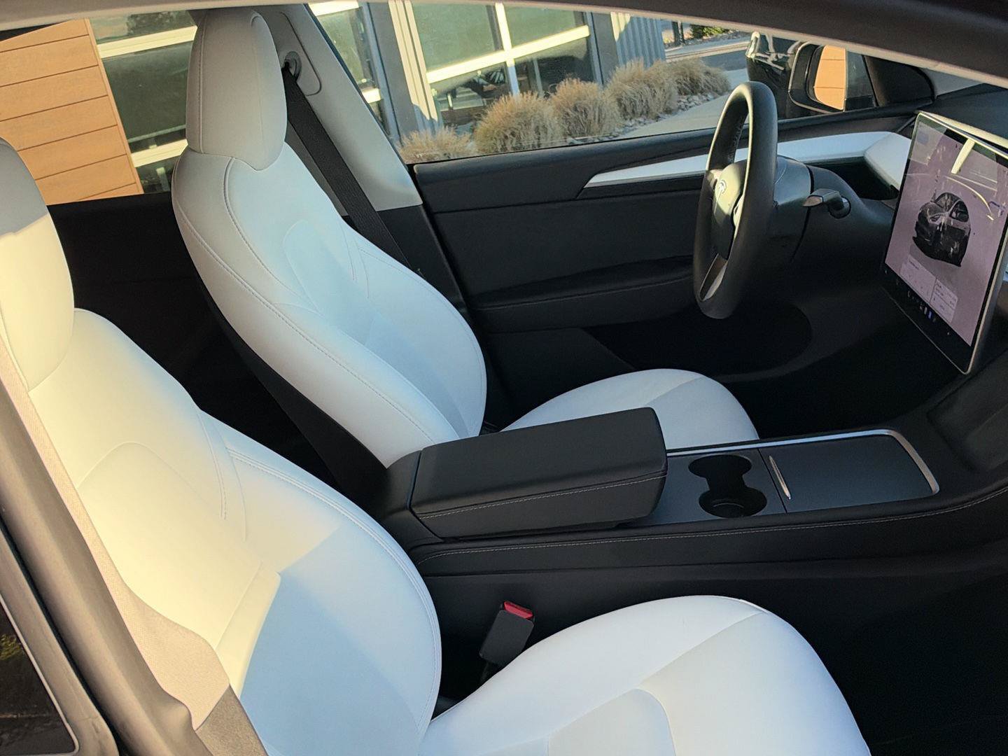 Used 2024 Tesla Model Y Long Range AWD/4WD image 23