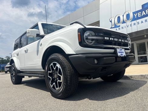 Used 2024 Ford Bronco Outer Banks AWD/4WD image 10