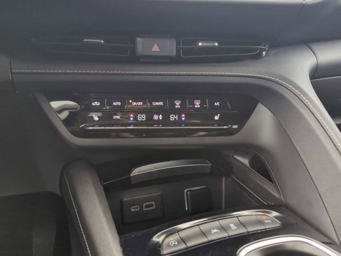 Used 2021 Buick Envision Essence image 17