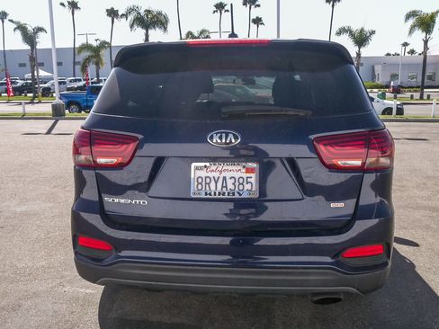 Used 2020 Kia Sorento LX FWD image 8