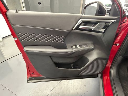 New 2025 Mitsubishi Outlander SEL Black Edition image 16