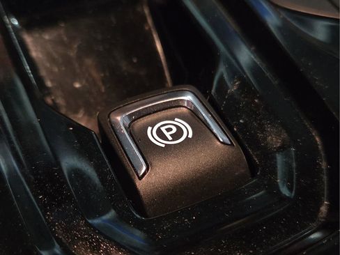 Used 2024 Chevrolet Colorado LT image 22