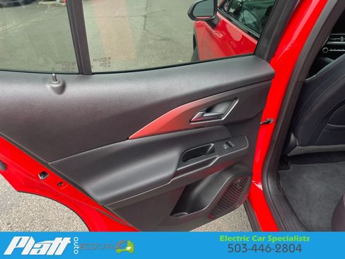 Used 2025 Chevrolet Equinox EV RS FWD image 38