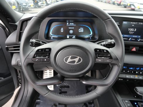 Certified 2025 Hyundai Elantra Sport image 26