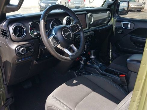 Used 2023 Jeep Wrangler Unlimited Rubicon 4xe w/ Safety Group AWD/4WD image 14