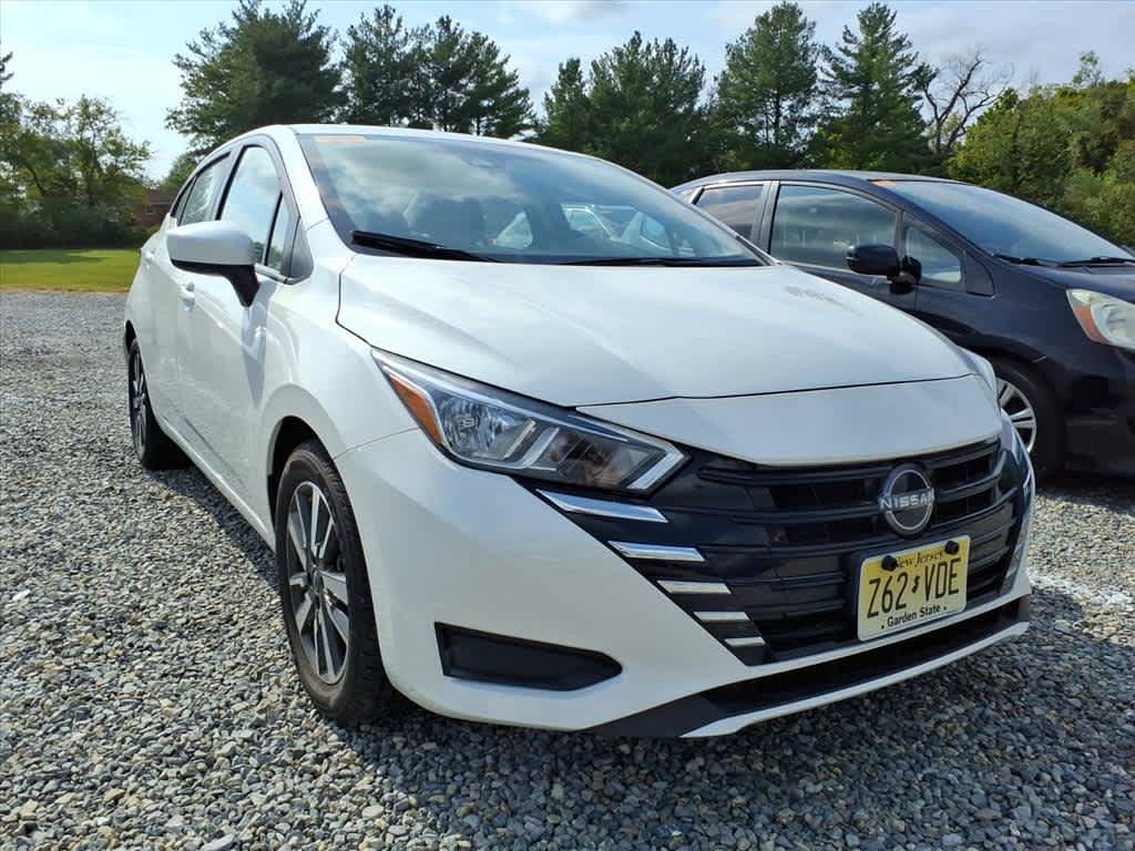 Used 2024 Nissan Versa SV FWD image 11